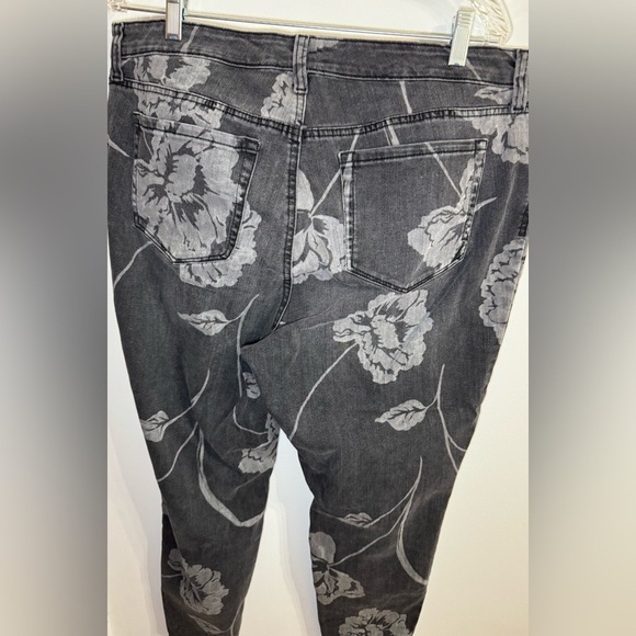 Style & co black flower print skinny jeans - Picture 2 of 5